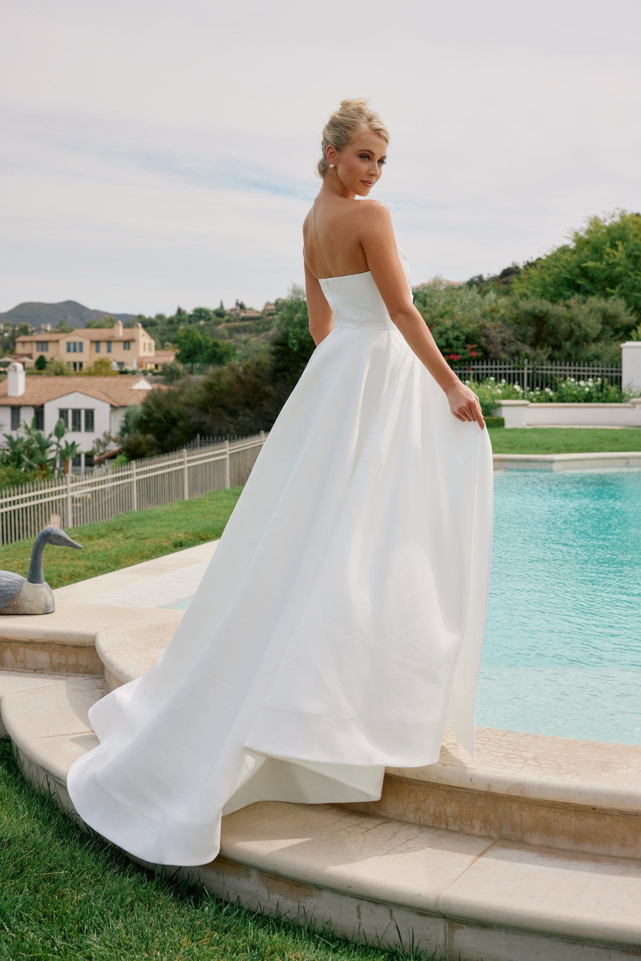 Off White Strapless Wedding Gown w/ Sweetheart Neckline & Elegant Leg Slit NXJW938-4