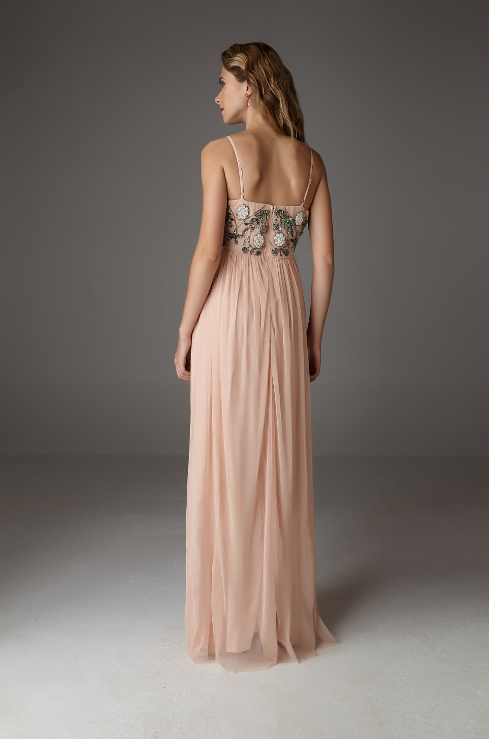 LORA MAXI NUDE