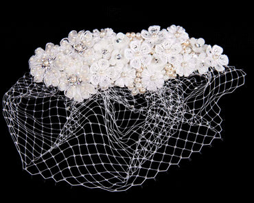 Flower bridal headpiece with veil