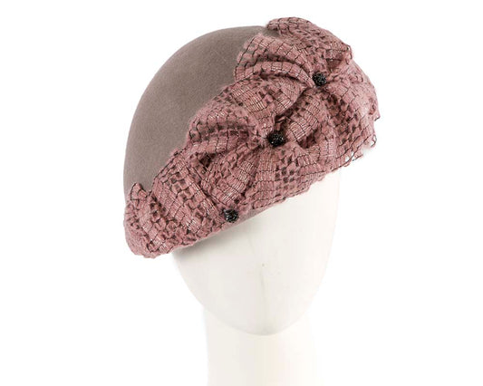 Grey felt beret with crocheted trim CU440-0