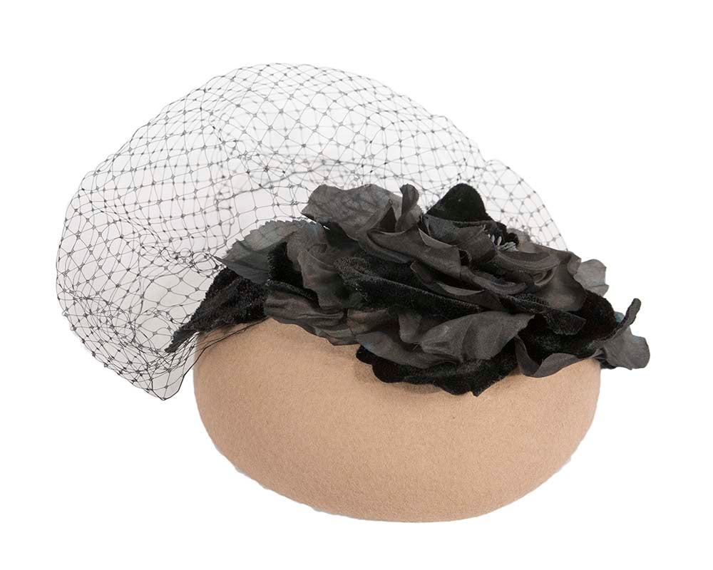 Winter felt beret with face veil CU613