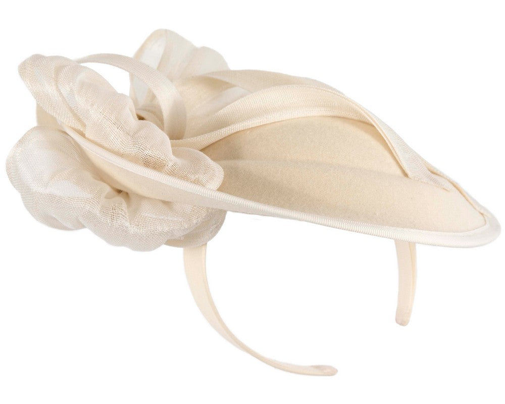 Cream plate with bow winter fascinator by Fillies Collection-4