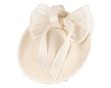 Cream plate with bow winter fascinator by Fillies Collection-2