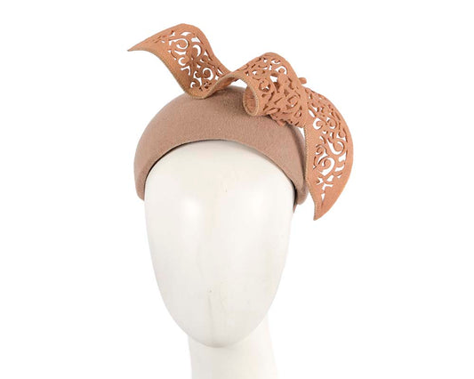 Bespoke beige winter racing fascinator by Fillies Collection-0