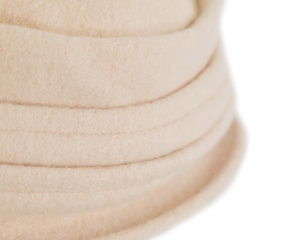 Warm beige winter bucket hat by Max Alexander-2