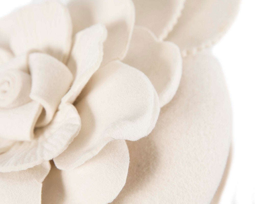 Cream winter pillbox fascinator by Max Alexander-2