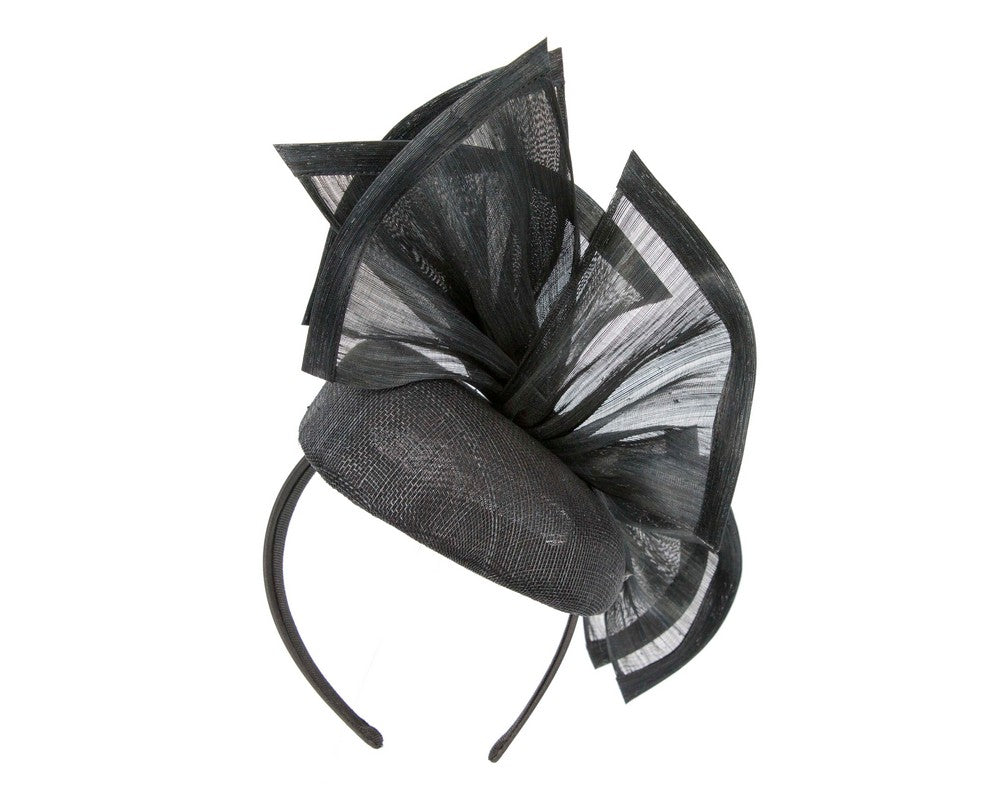 Bespoke black racing fascinator by Fillies Collection-5