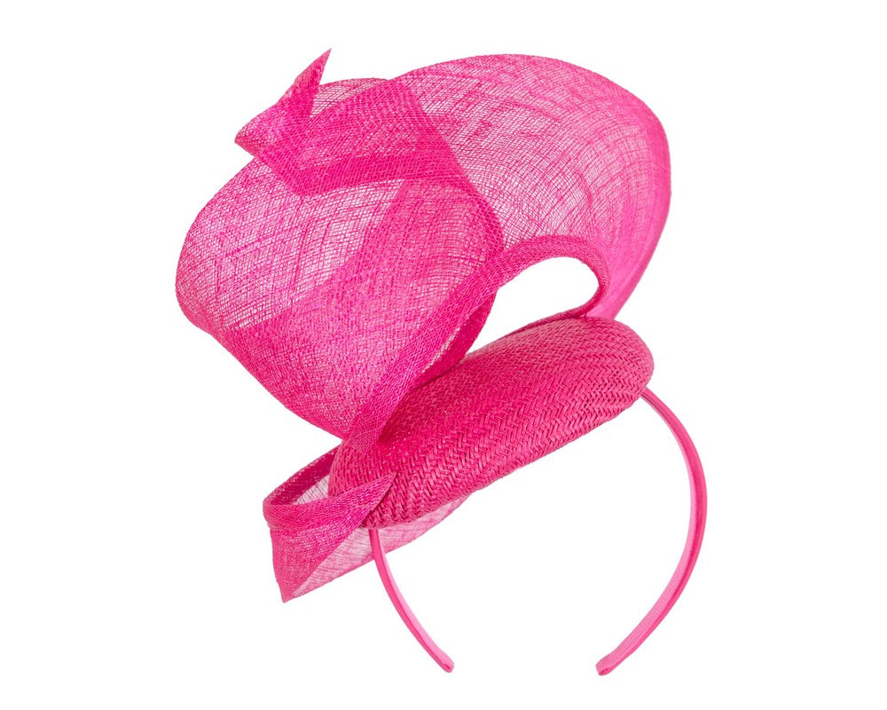 Bespoke fuchsia sinamay fascinator by Fillies Collection