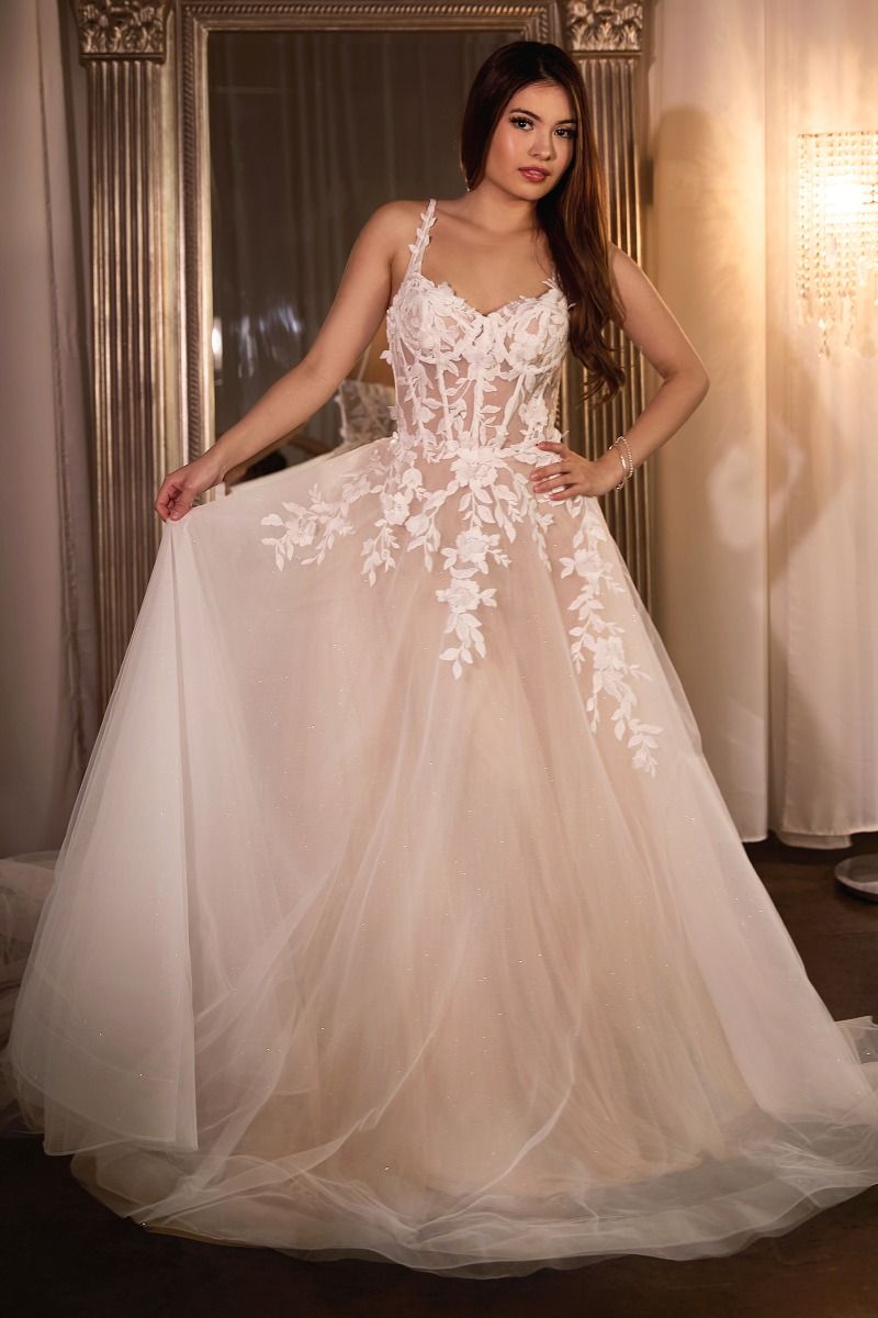 Lace A-Line Layered Tulle Skirt Sweetheart Embroidered Bodice Long Wedding Dress CDCDS477W