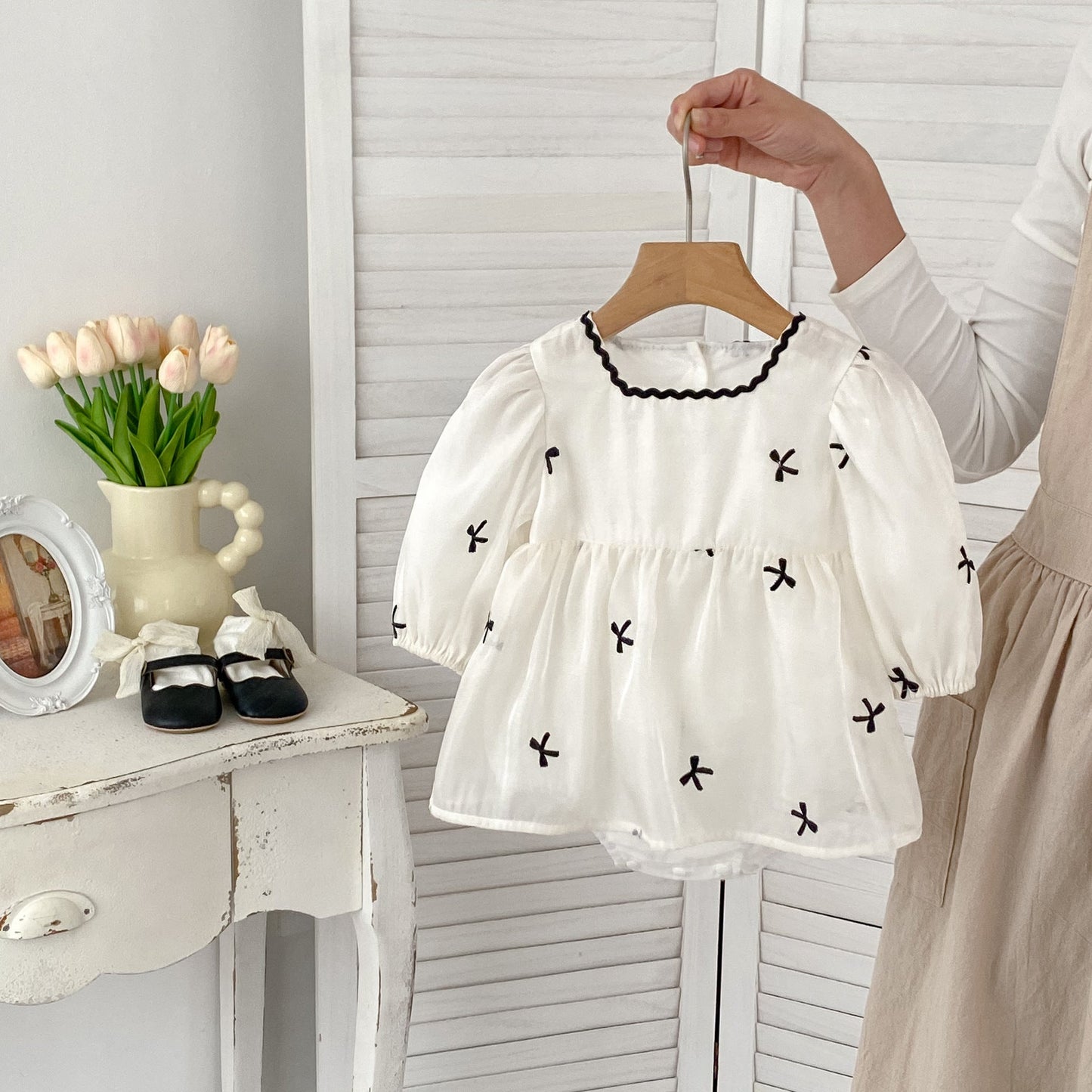 Autumn Bows Pattern Embroidery Design Long Sleeve Square Neck Onesies Dress for Girls-4