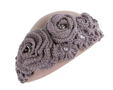 Grey felt beret with crocheted trim CU439-1