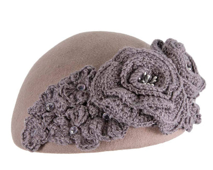 Grey felt beret with crocheted trim CU439-3