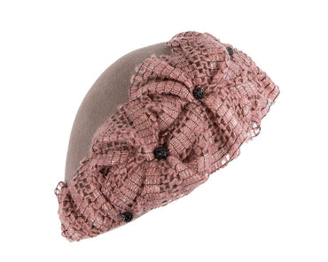 Grey felt beret with crocheted trim CU440-1
