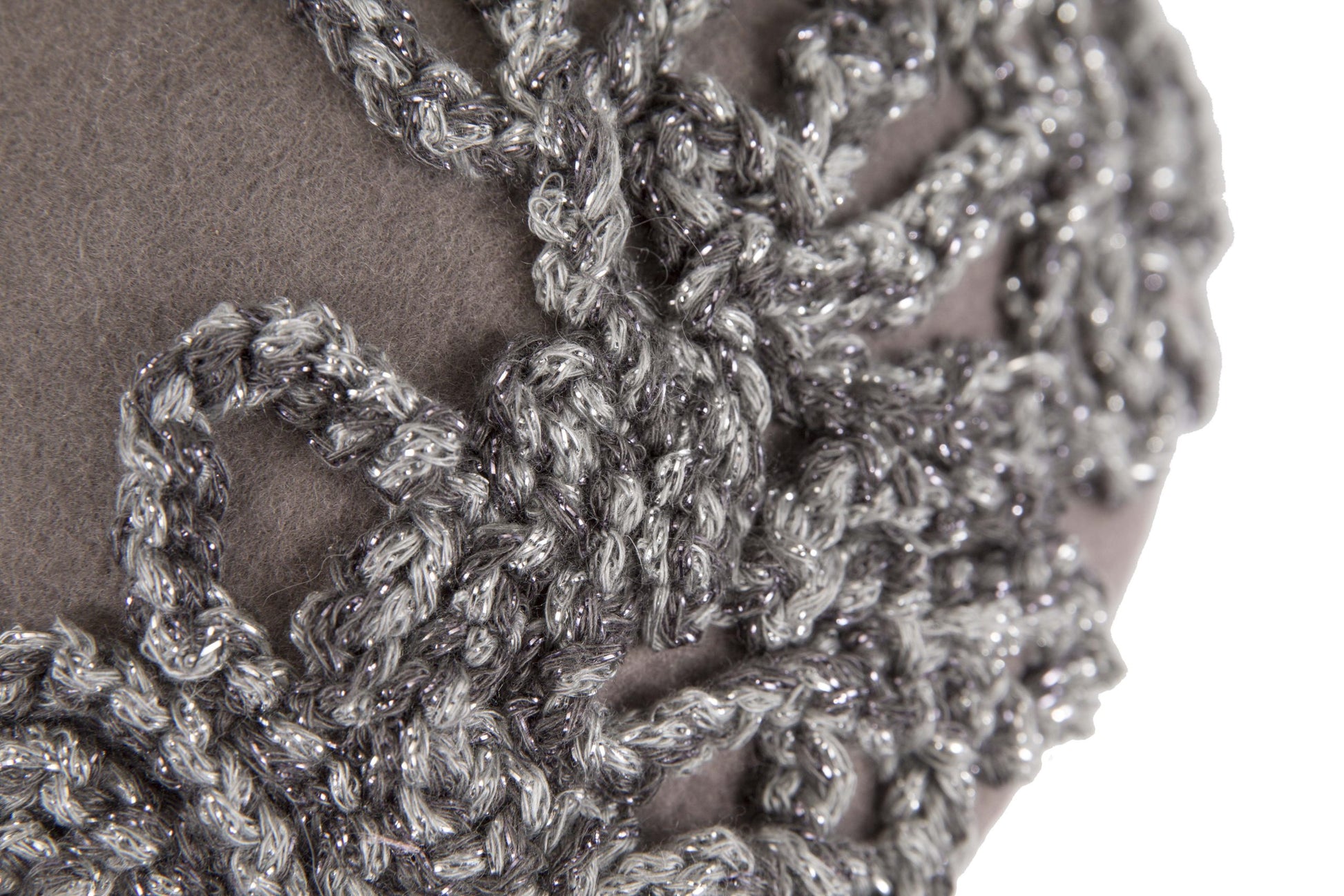 Grey felt beret with crocheted trim CU449