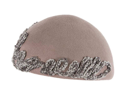 Grey felt beret with crocheted trim CU449