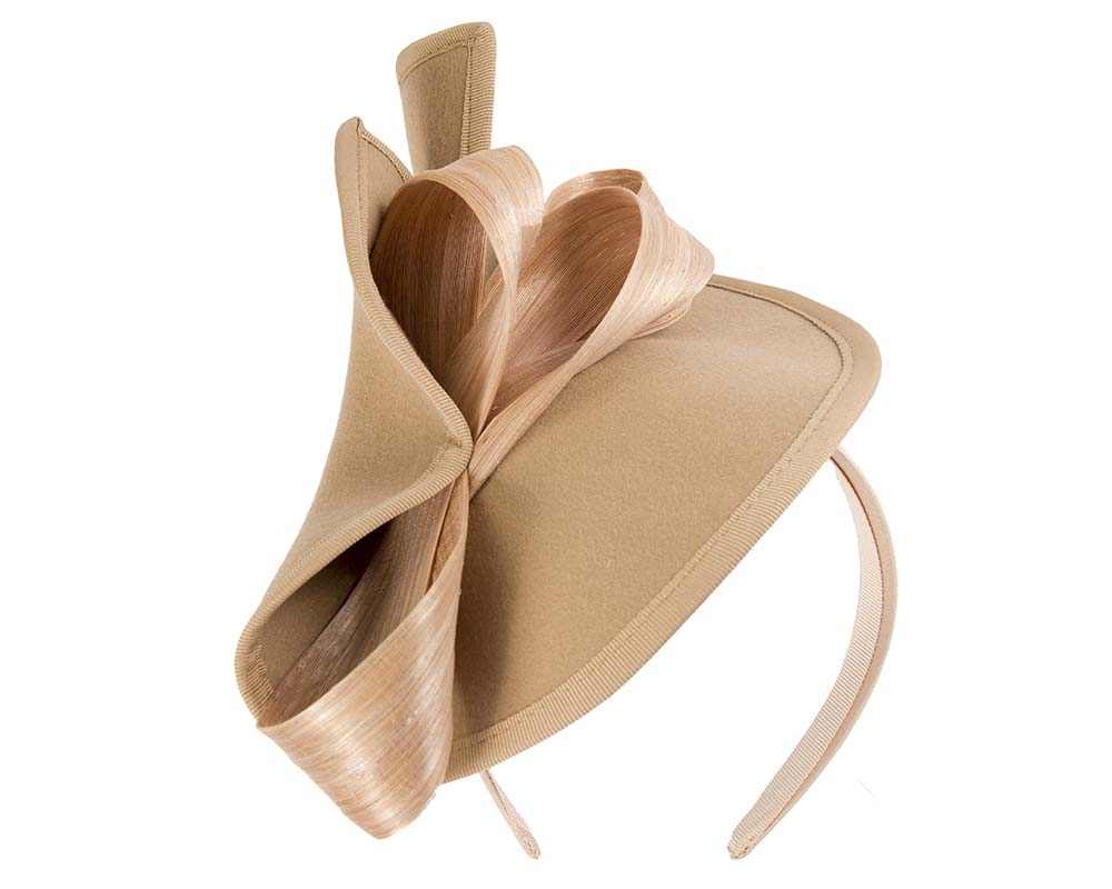 Twisted beige felt fascinator by Fillies Collection-1