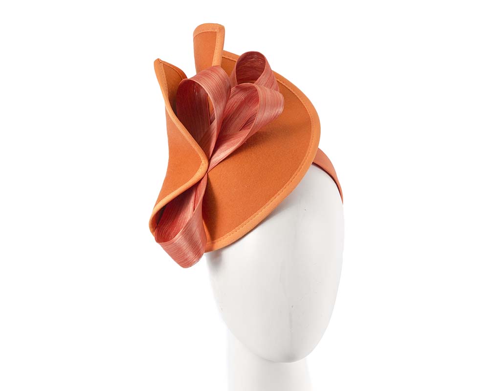 Twisted orange felt fascinator by Fillies Collection-0