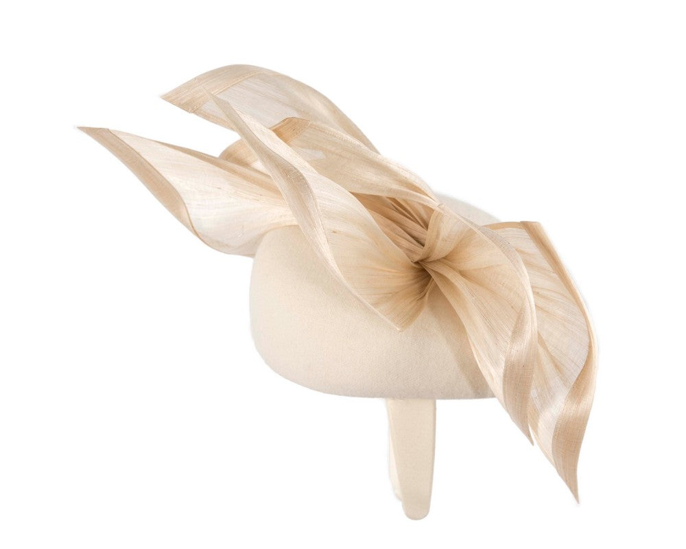 Bespoke cream winter racing fascinator by Fillies Collection