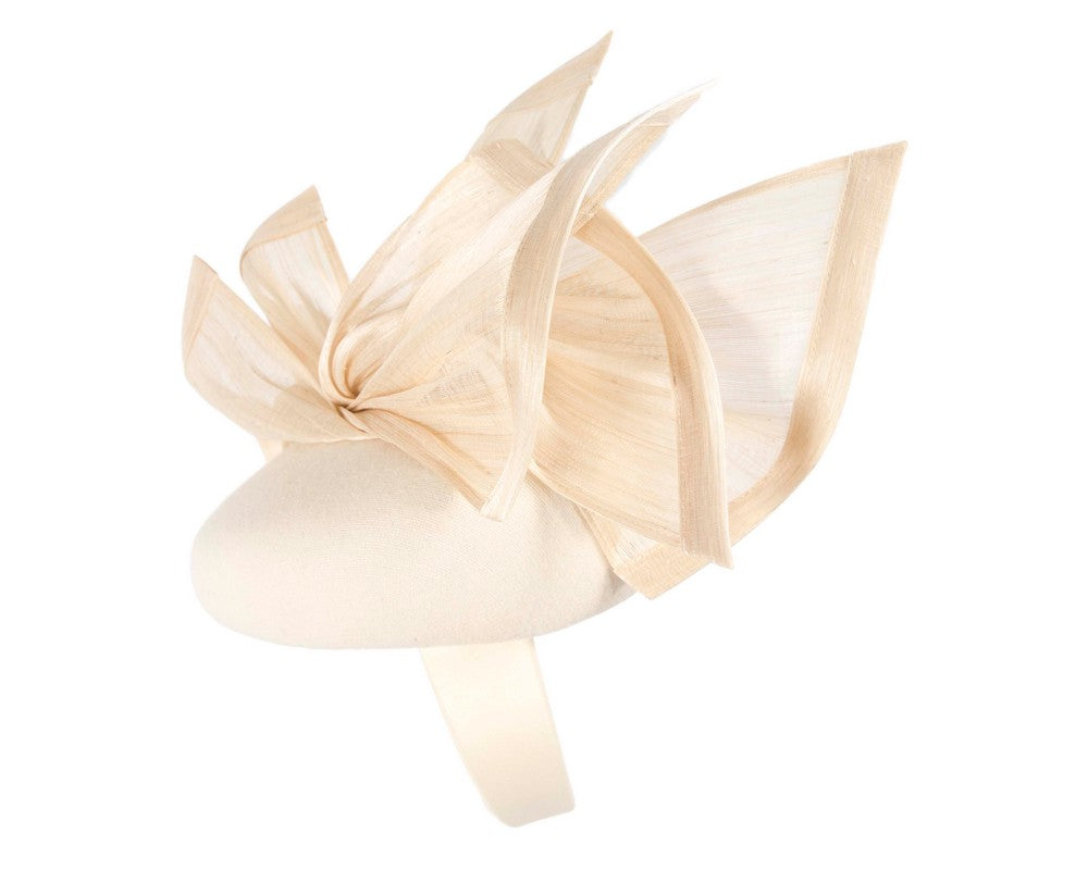 Bespoke cream winter racing fascinator by Fillies Collection