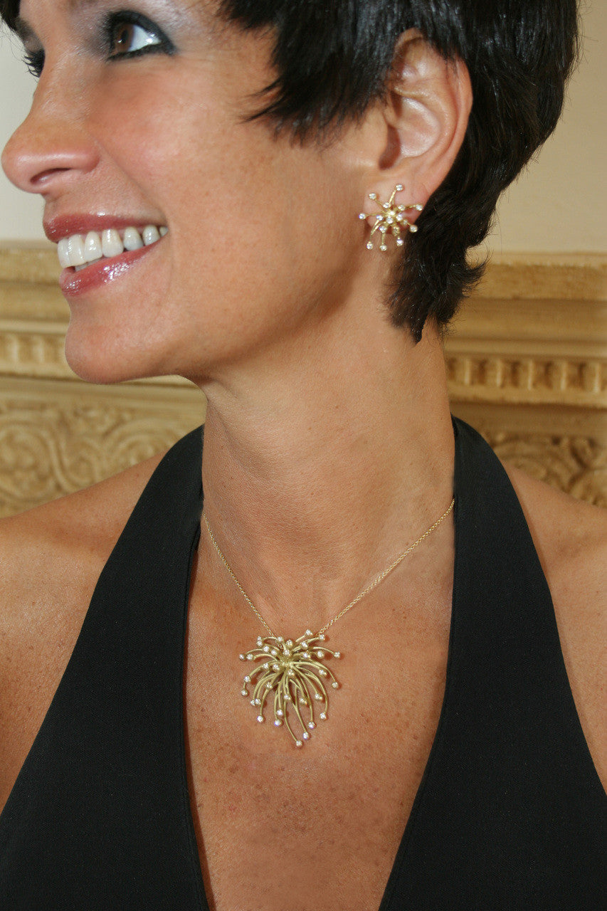 Superstar Necklace. Fireworks Pendant-Diamonds in 18K Gold: Life is a Celebration!