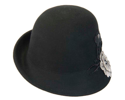 Black winter bucket hat with lace