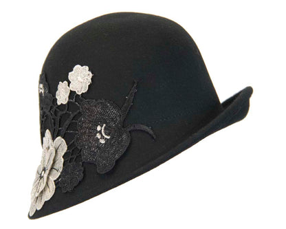 Black winter bucket hat with lace