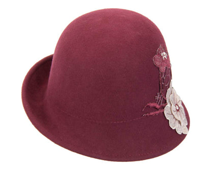 Wine winter bucket hat with lace