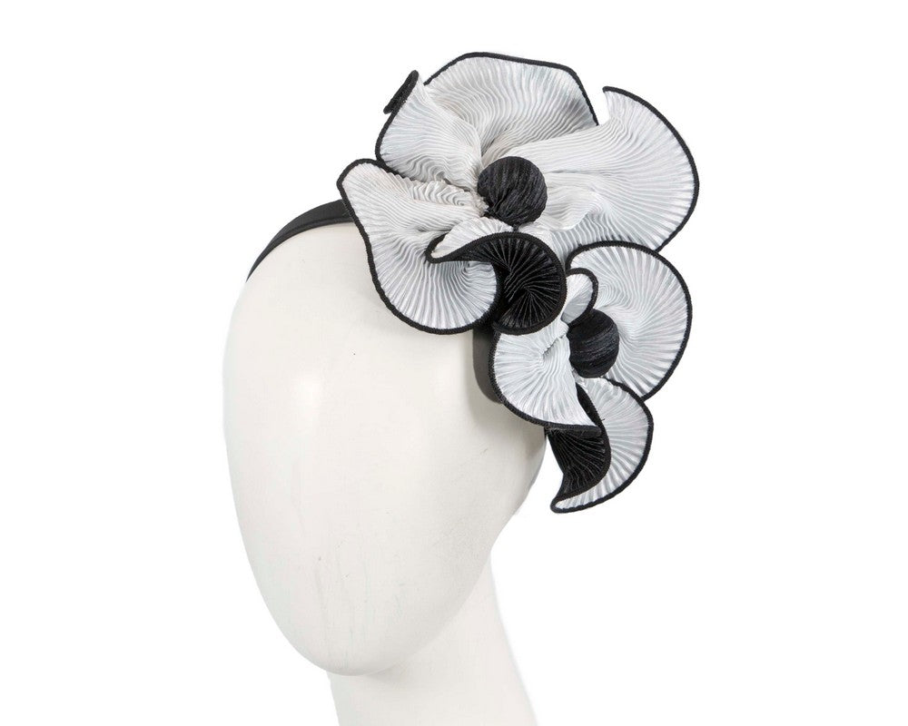 White & black racing fascinator by Max Alexander-0