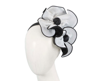 White & black racing fascinator by Max Alexander-0