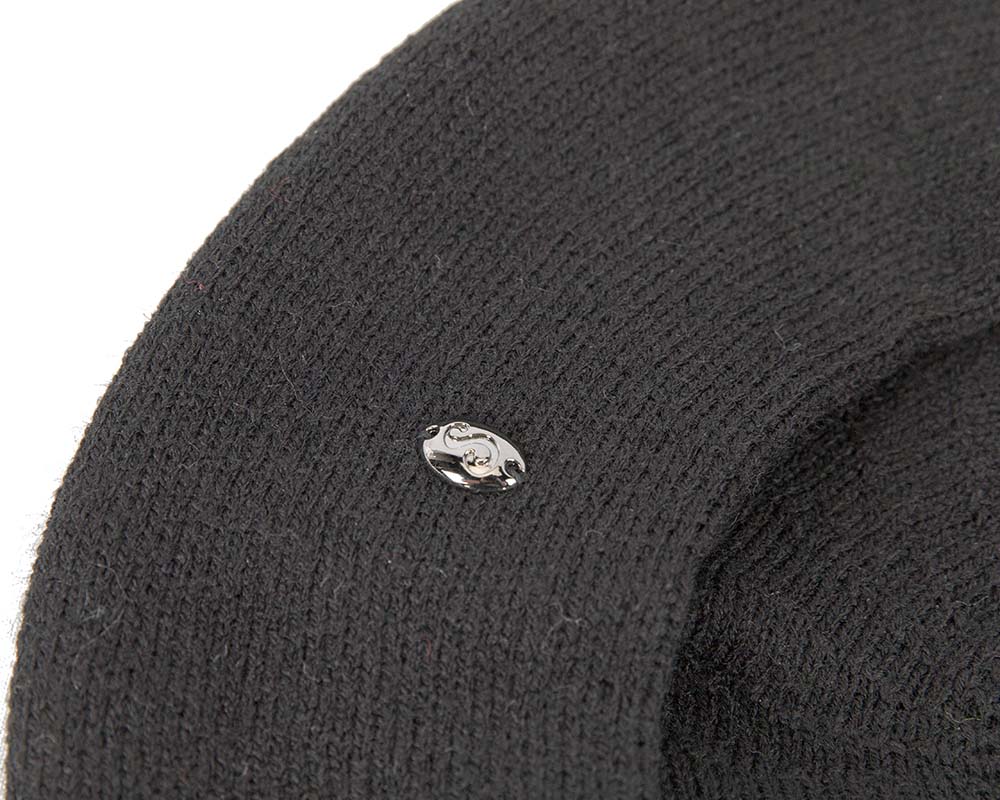 Classic woven black beret by Max Alexander
