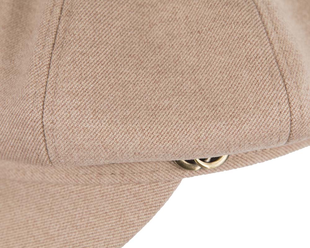 Soft beige newsboy cap by Max Alexander
