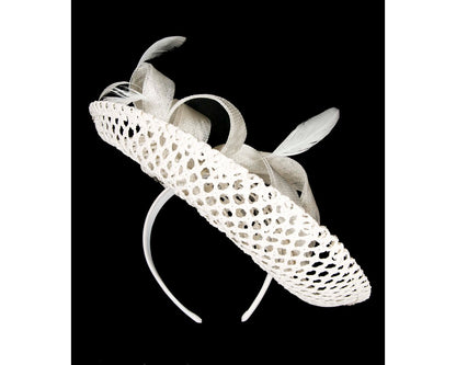 Max Alexander white plate fascinator