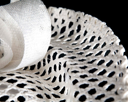 Max Alexander white plate fascinator