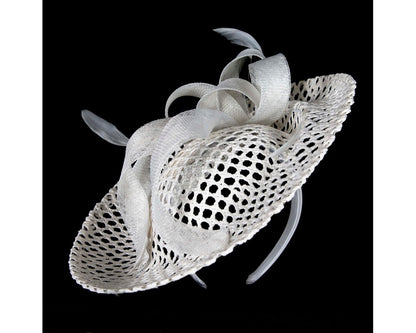 Max Alexander white plate fascinator