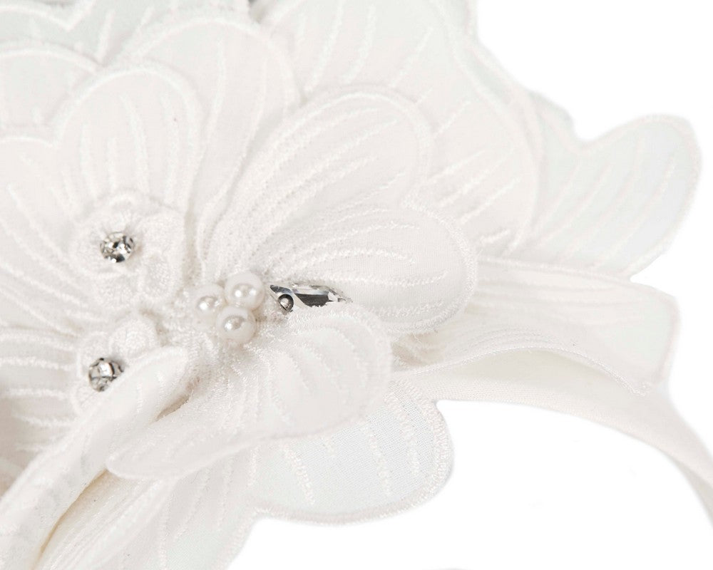White lace flower fasinator-2