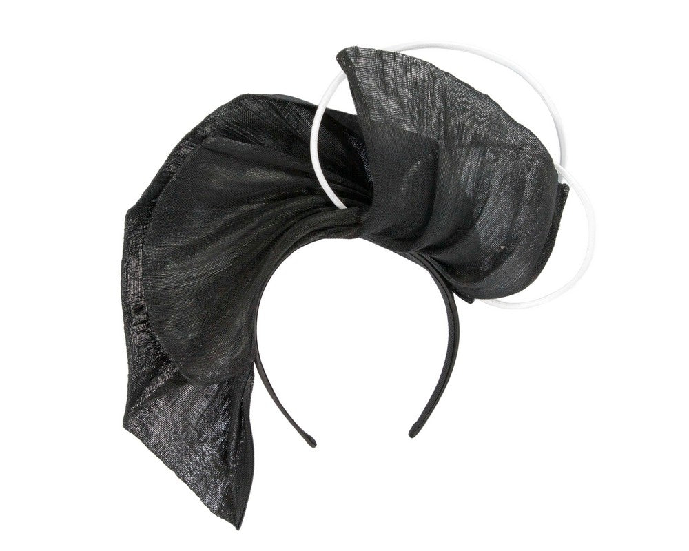Bespoke black & white fascinator by Fillies Collection