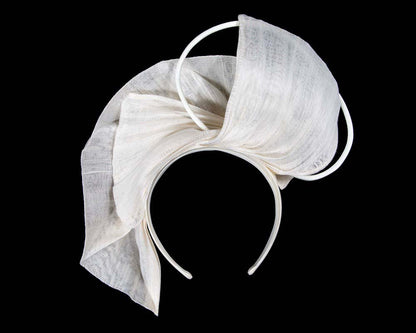 Bespoke cream fascinator by Fillies Collection-3