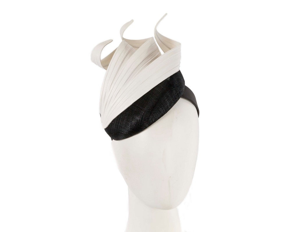 Black & white spring racing fascinator by Fillies Collection