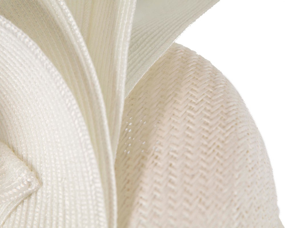 White pillbox fascinator by Fillies Collection S286-4