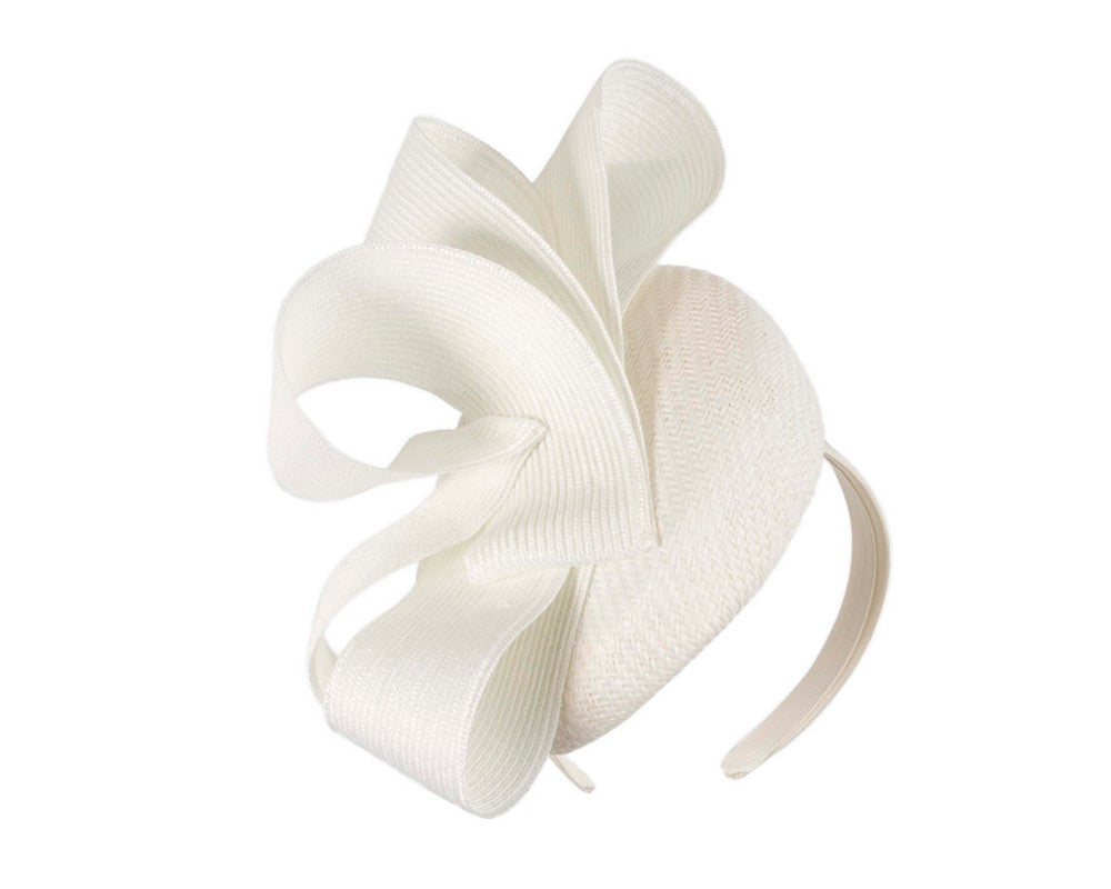 White pillbox fascinator by Fillies Collection S286-1