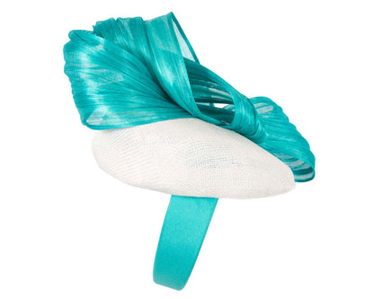 White pillbox fascinator with turquoise silk abaca bow by Fillies Collection-3