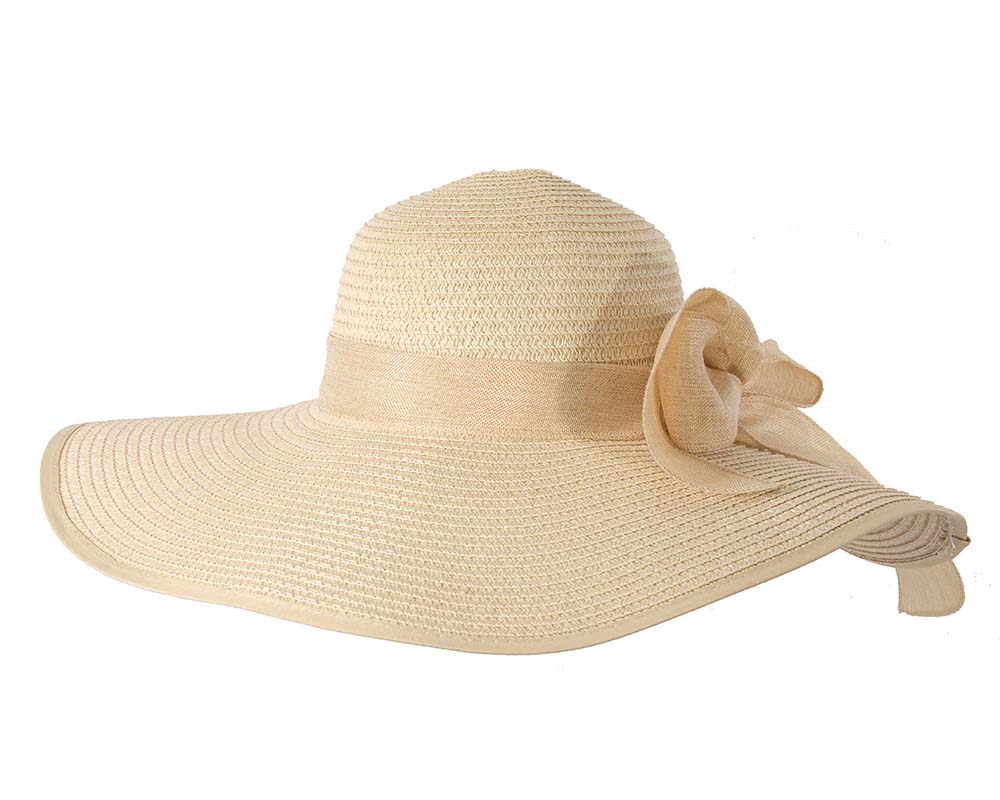 Natural wide brimmed ladies summer beach hat
