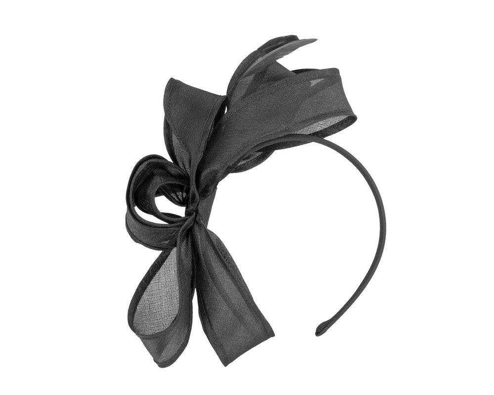 Black organza fascinator by Max Alexander-1