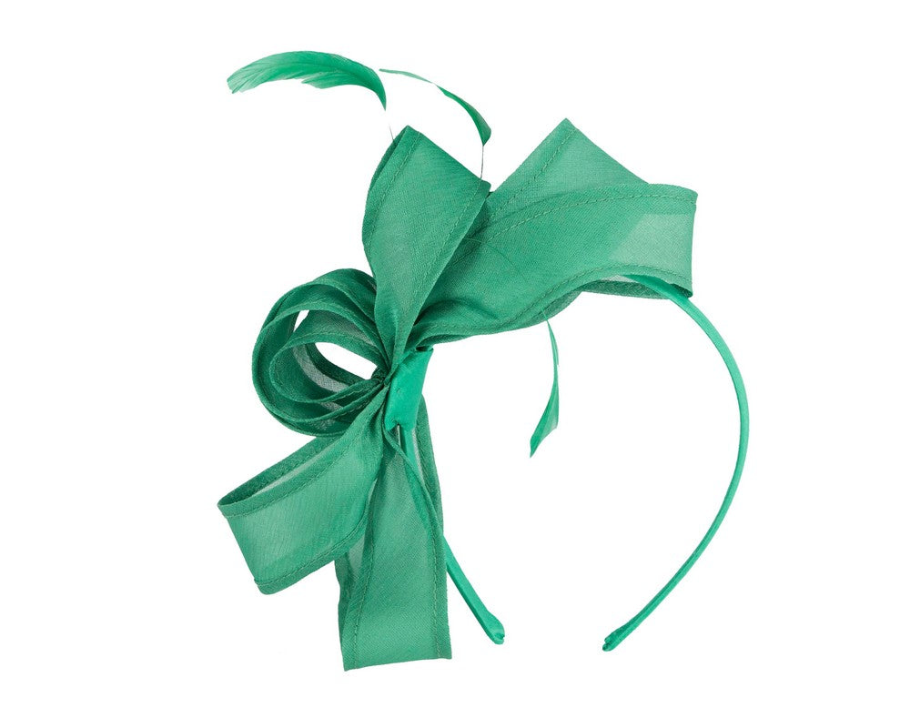 Green organza fascinator by Max Alexander