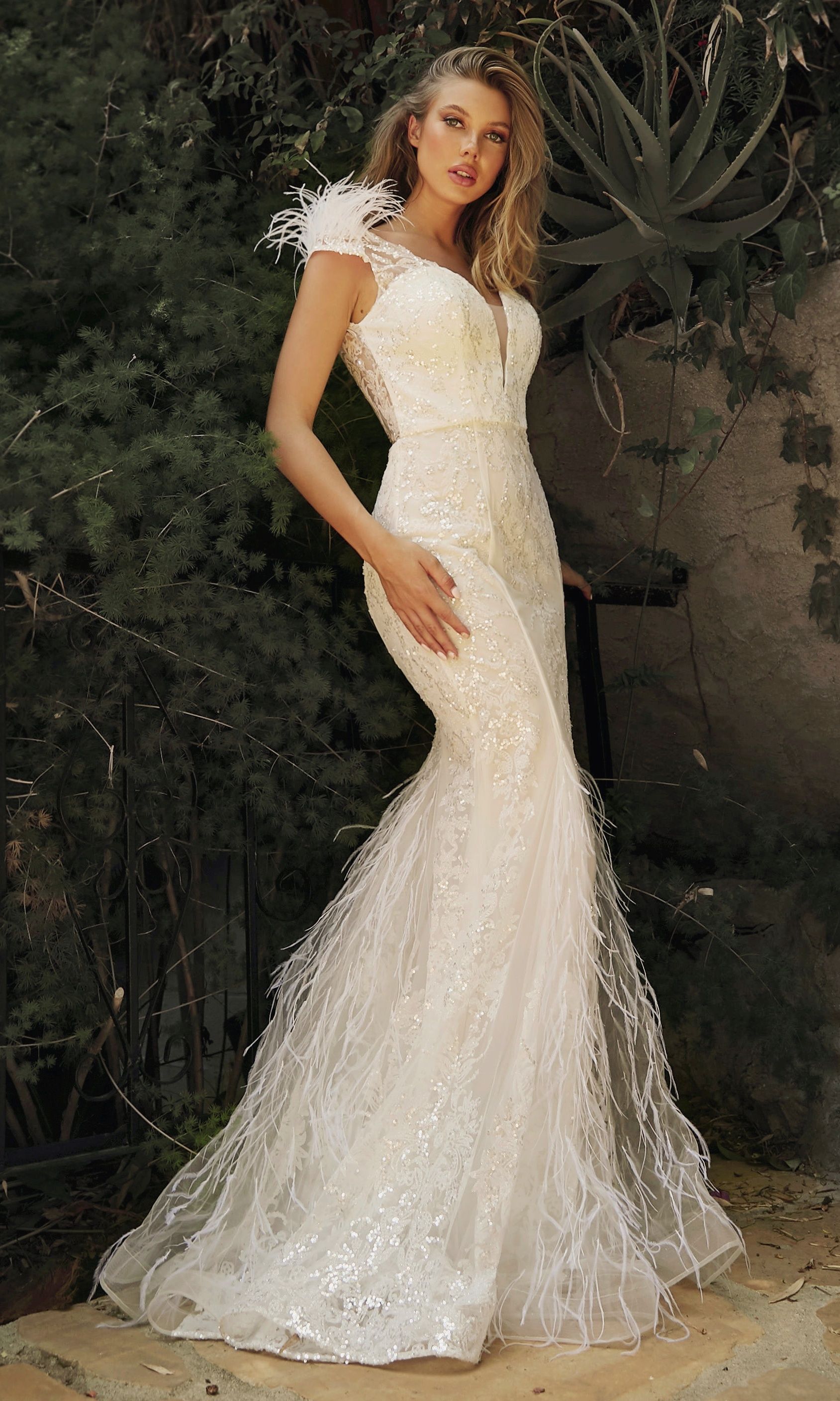 Embellished Mermaid Feather Open Back Long Bridal Dress CDC57W