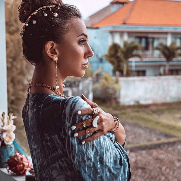 The SHE DREAMS OF SEASHELLS Hair Couture-2