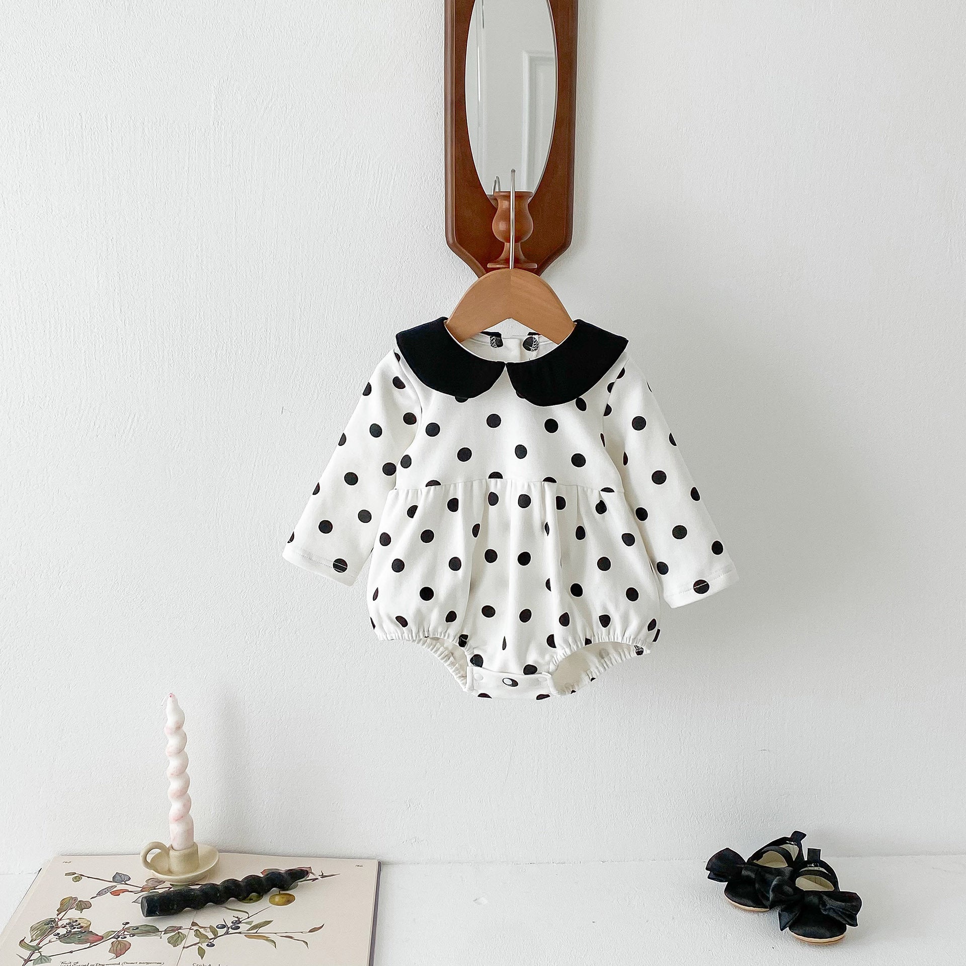Spring New Arrival Baby Long Sleeves Black Polka Dots Onesie For Girls