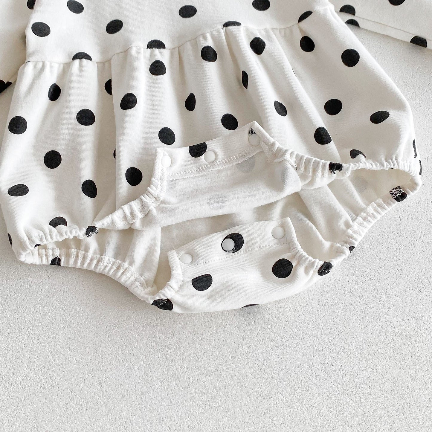 Spring New Arrival Baby Long Sleeves Black Polka Dots Onesie For Girls